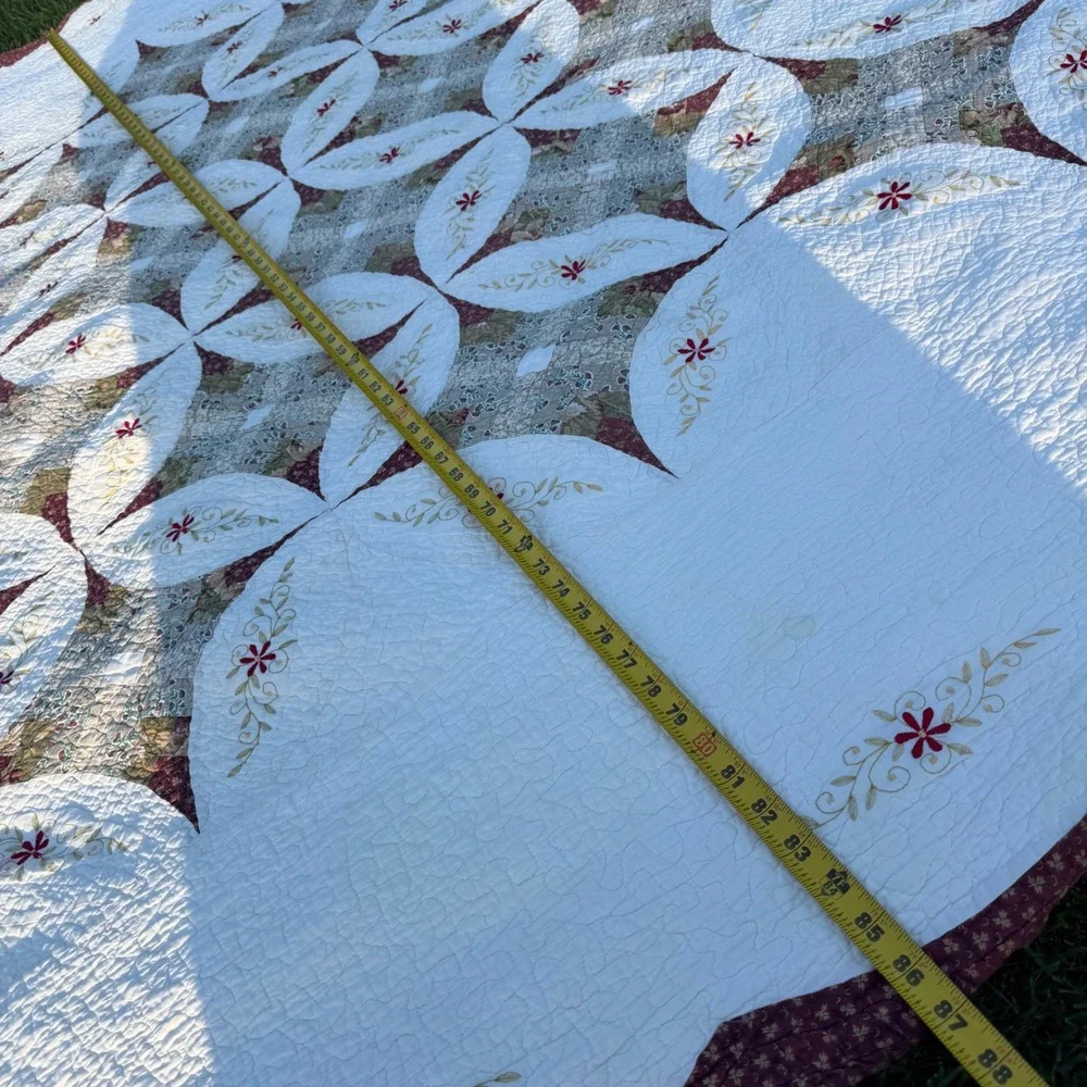Floral Embroidered Patchwork Quilt Scalloped Edge White Burgundy 88x88 Vintage